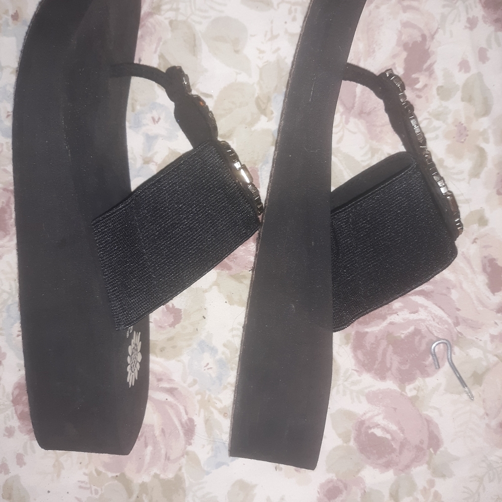 Shoes - Picture 2 of 2